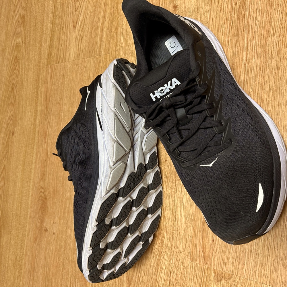 Men’s HOKA black size 11 1/2 2E